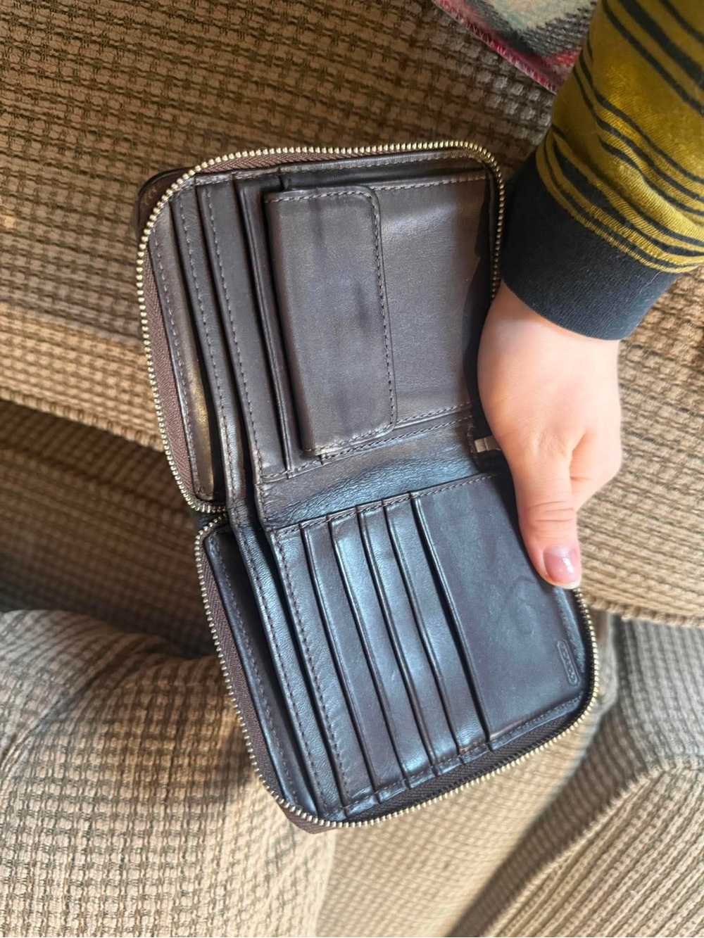 Coach Red Wallet - Picture 5 of 6